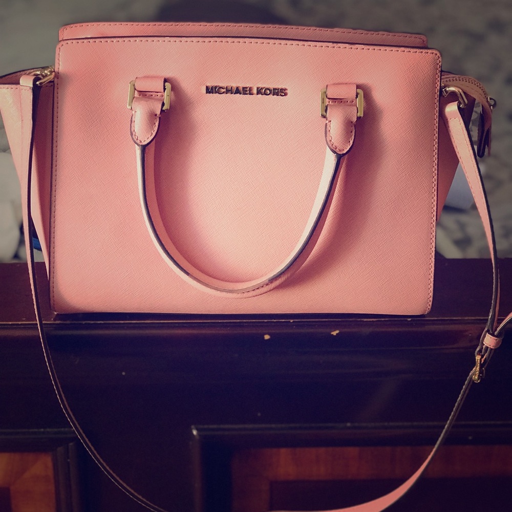 Authentic MK Purse 👛